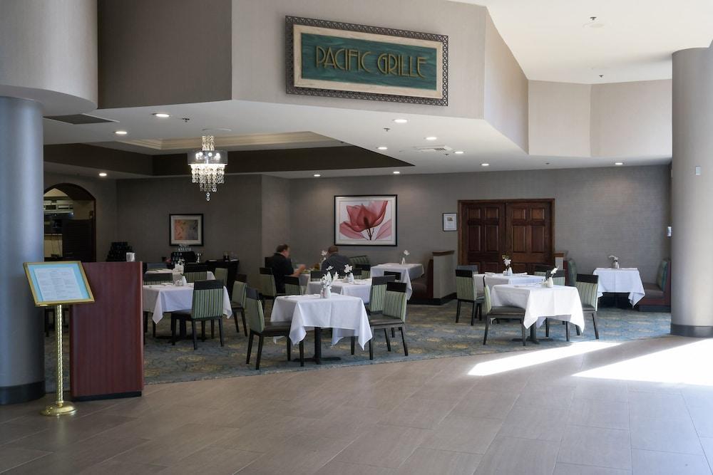 Delta Hotels By Marriott Ontario Airport Экстерьер фото