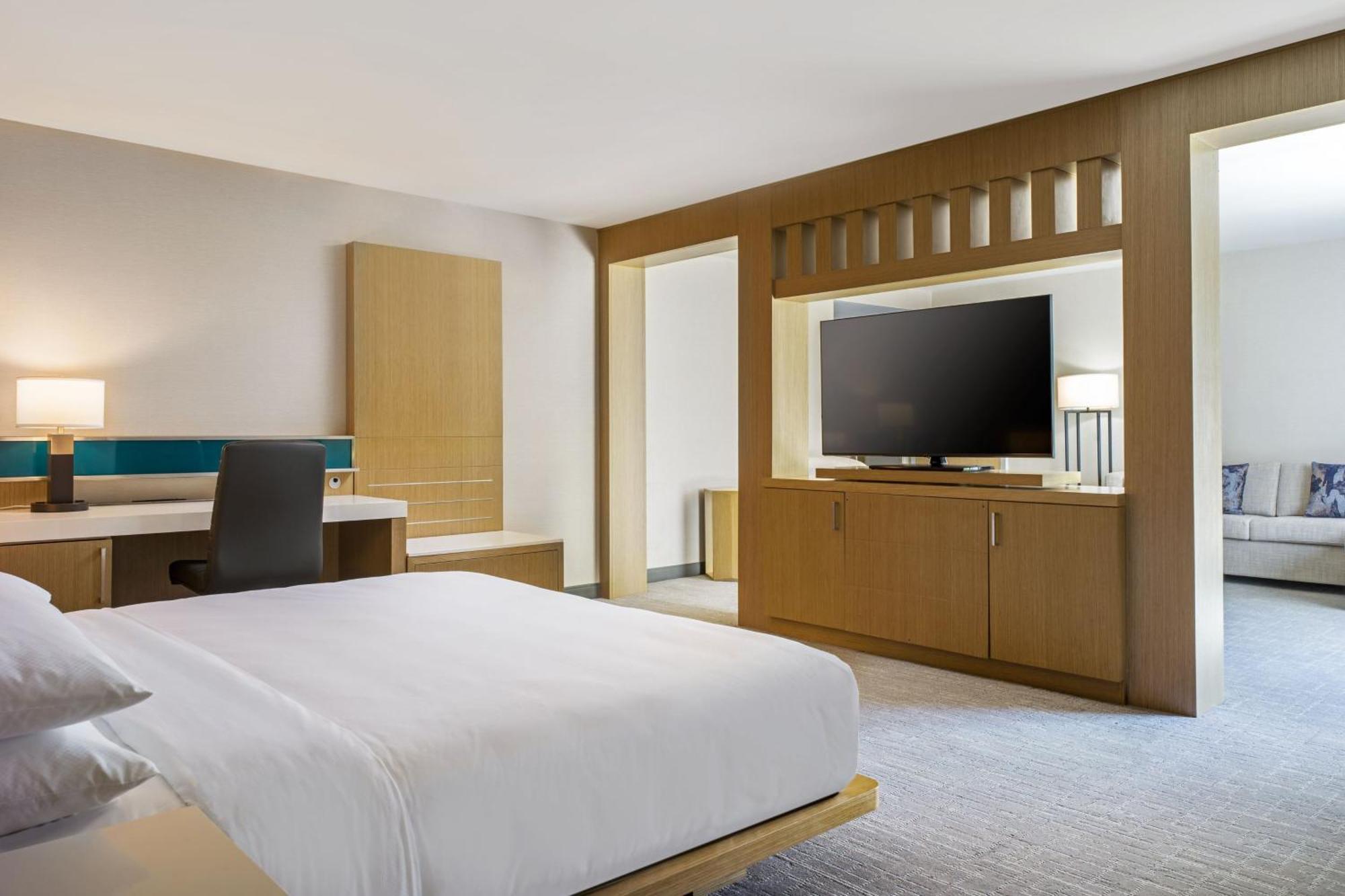 Delta Hotels By Marriott Ontario Airport Экстерьер фото