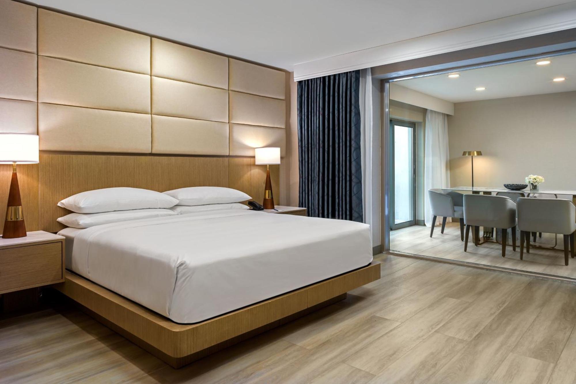 Delta Hotels By Marriott Ontario Airport Экстерьер фото