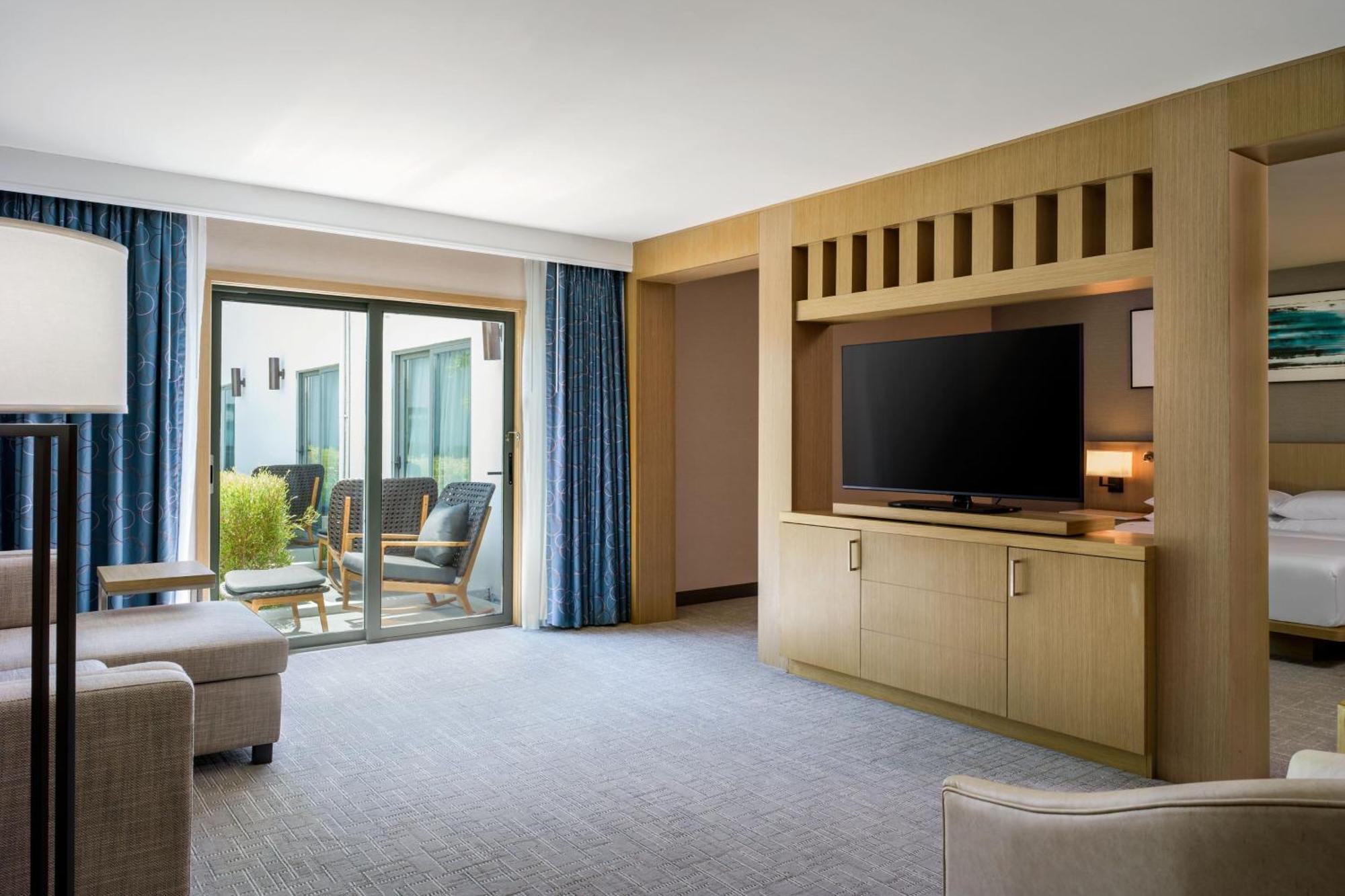 Delta Hotels By Marriott Ontario Airport Экстерьер фото