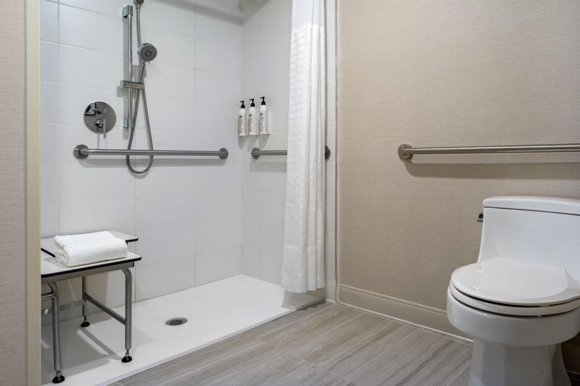 Delta Hotels By Marriott Ontario Airport Экстерьер фото