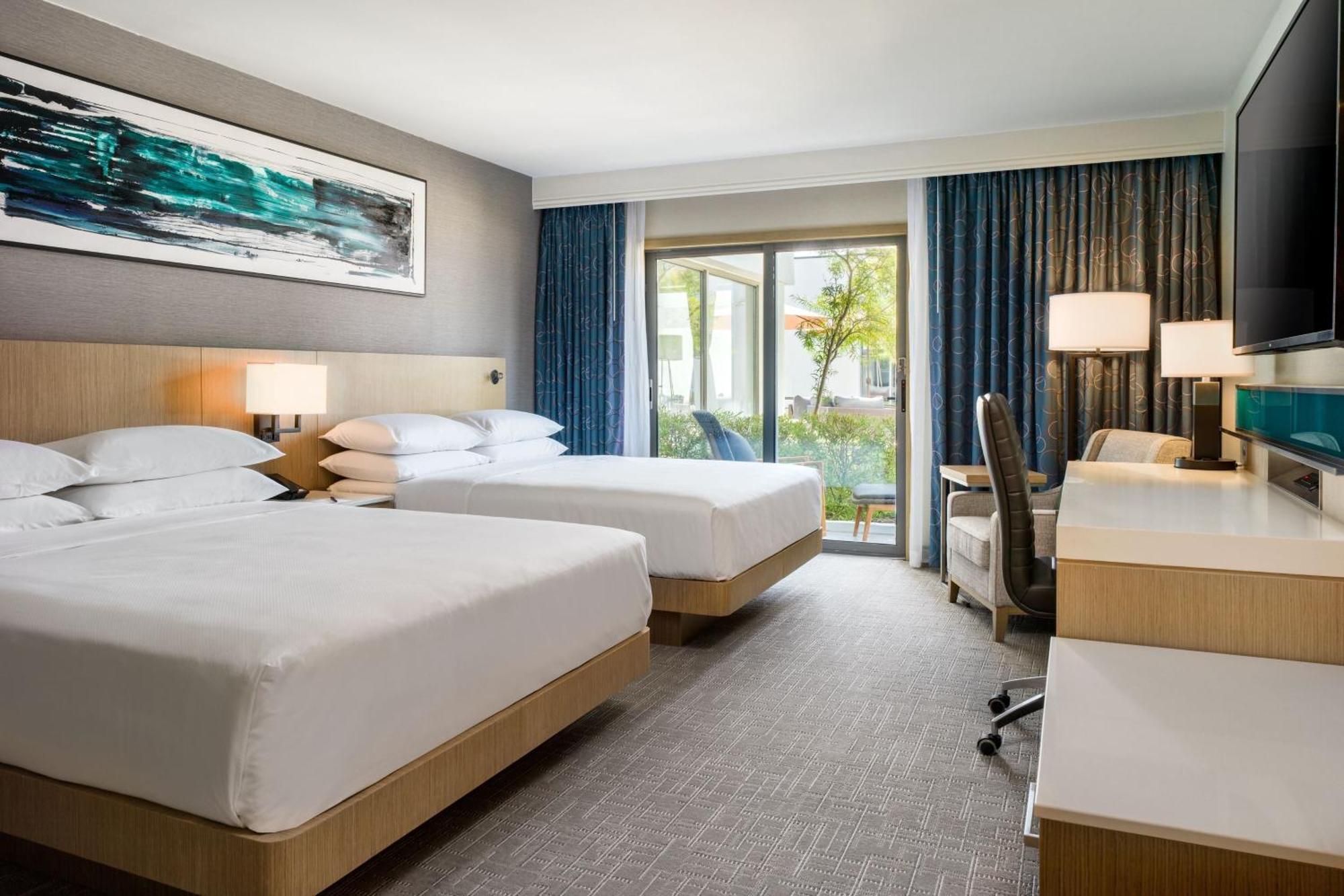 Delta Hotels By Marriott Ontario Airport Экстерьер фото