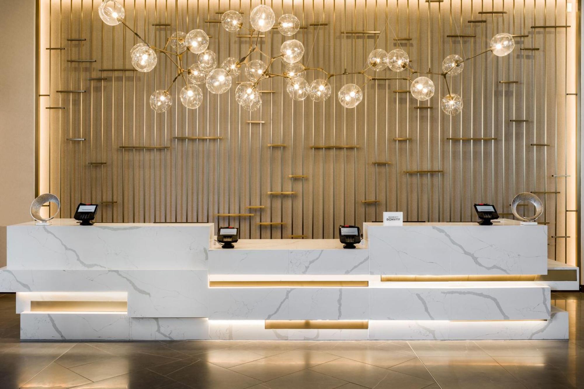 Delta Hotels By Marriott Ontario Airport Экстерьер фото