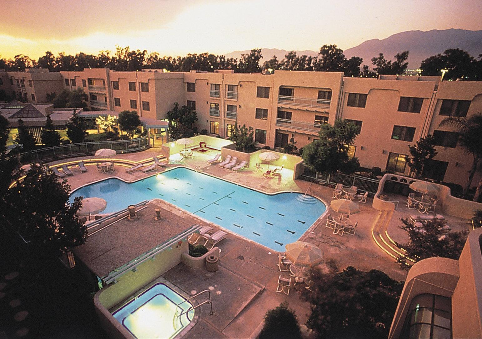Delta Hotels By Marriott Ontario Airport Экстерьер фото