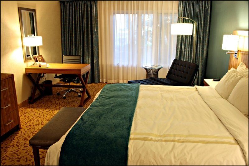 Delta Hotels By Marriott Ontario Airport Экстерьер фото