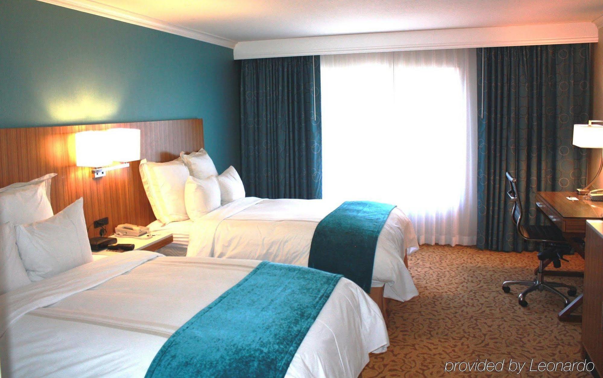 Delta Hotels By Marriott Ontario Airport Экстерьер фото