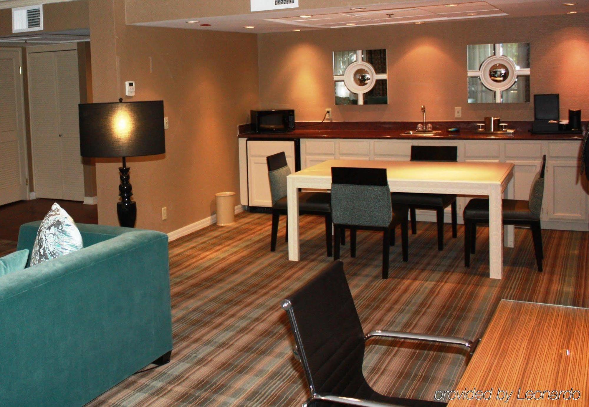 Delta Hotels By Marriott Ontario Airport Экстерьер фото